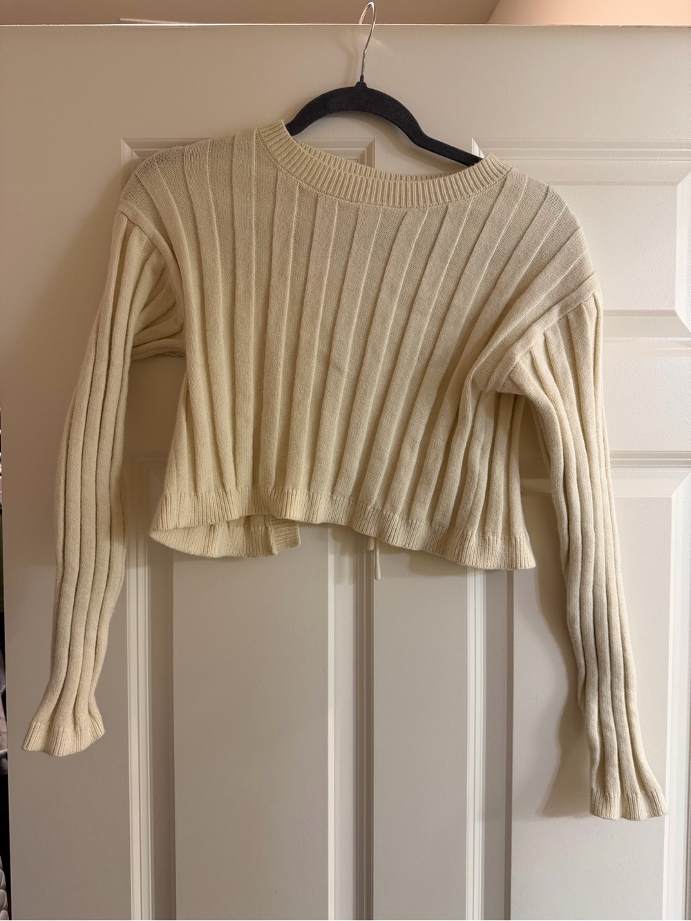 Le Lis Cream Ribbed Cropped Crew Sweater